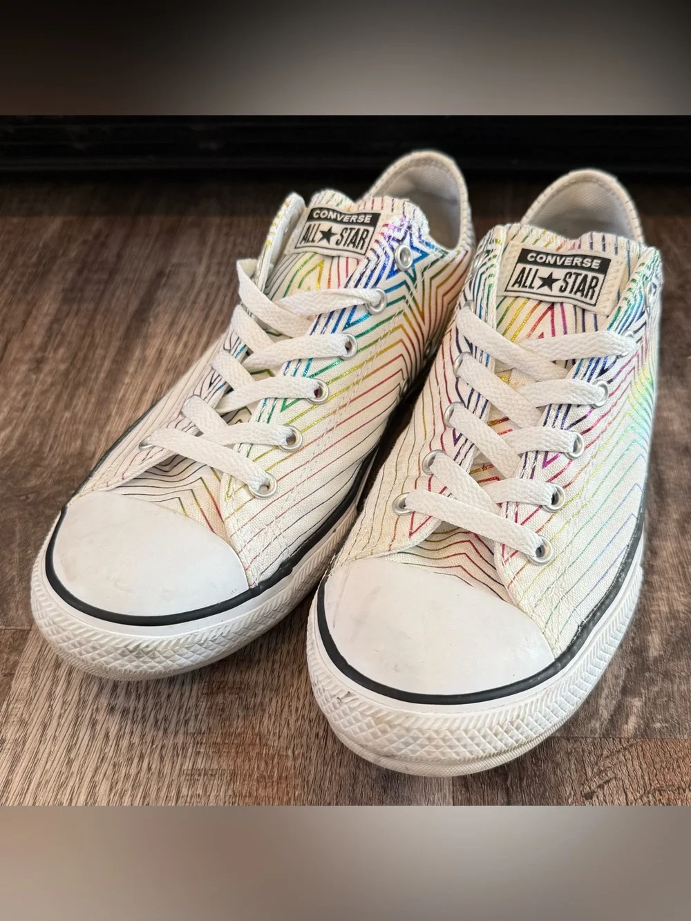 Converse Chuck Taylor All Star Low Junior Size 6 Lace Up Iridescent Rainbow Star